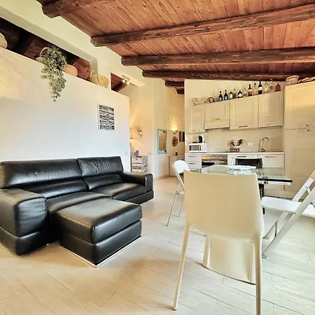 Sea View 2br Parking Wifi 5min Porto Cervo, Baja Sardinia, Poltu Quatu 4pax *